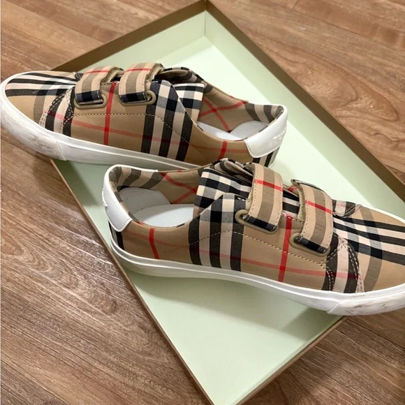 Burberry Kids Sneakers - Beige and Black